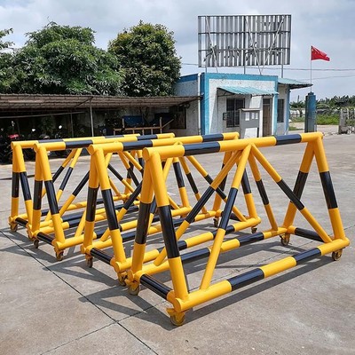 定制化交通防護(hù)新選擇 東莞深圳大型活動專用1.2米高三角架防撞護(hù)欄